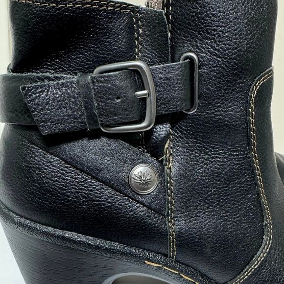 Montana Women’s Leather Side Zip Buckle & Button Accent Ankle Boots 10 M Black - Picture 2 of 10